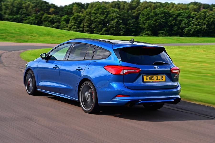  Ford Focus ST Estate 2019 года  (UK) (фото 7 из 20)